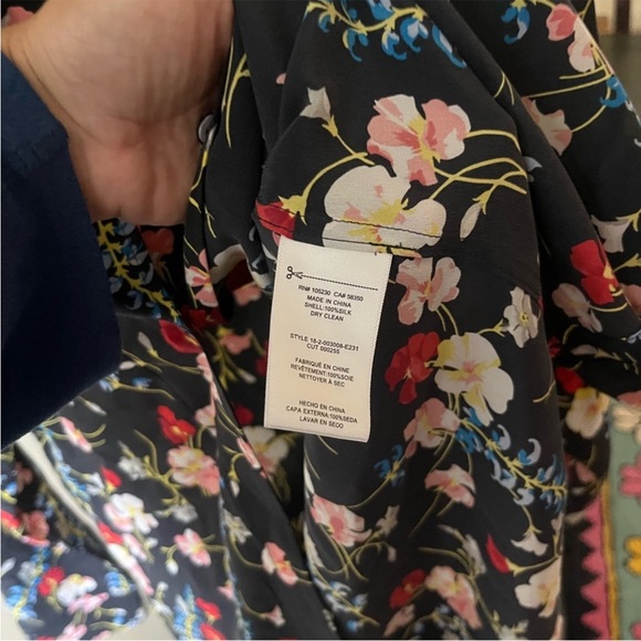 Equipment 100% Silk Floral Button Down Top L - Picture 4 of 5